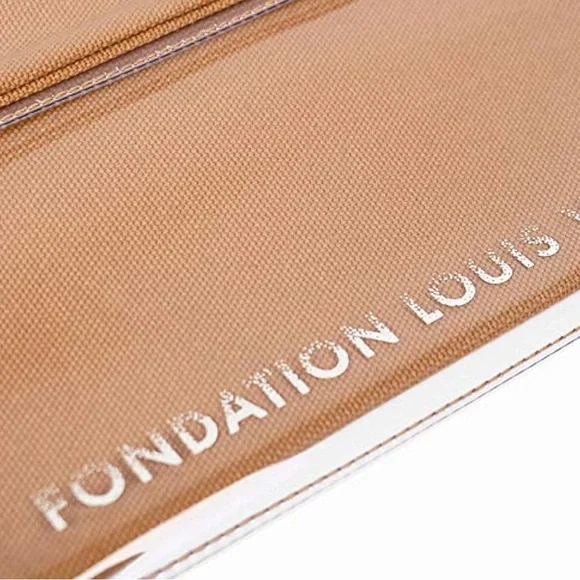 FONDATION LOUIS VUITTON CLUTCH/ POUCH - Picture 7 of 9